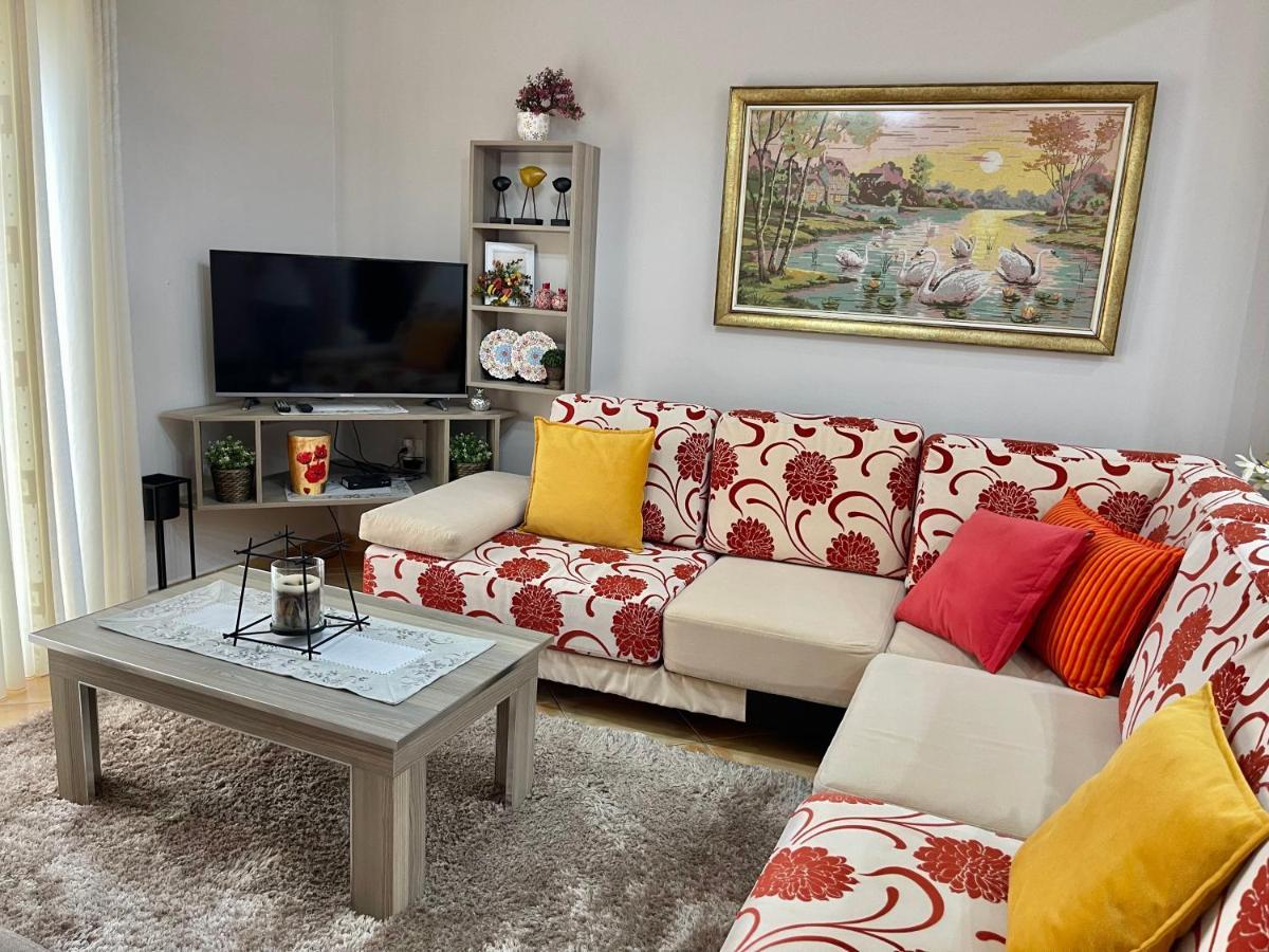 Melina Apartments Sarandë Buitenkant foto