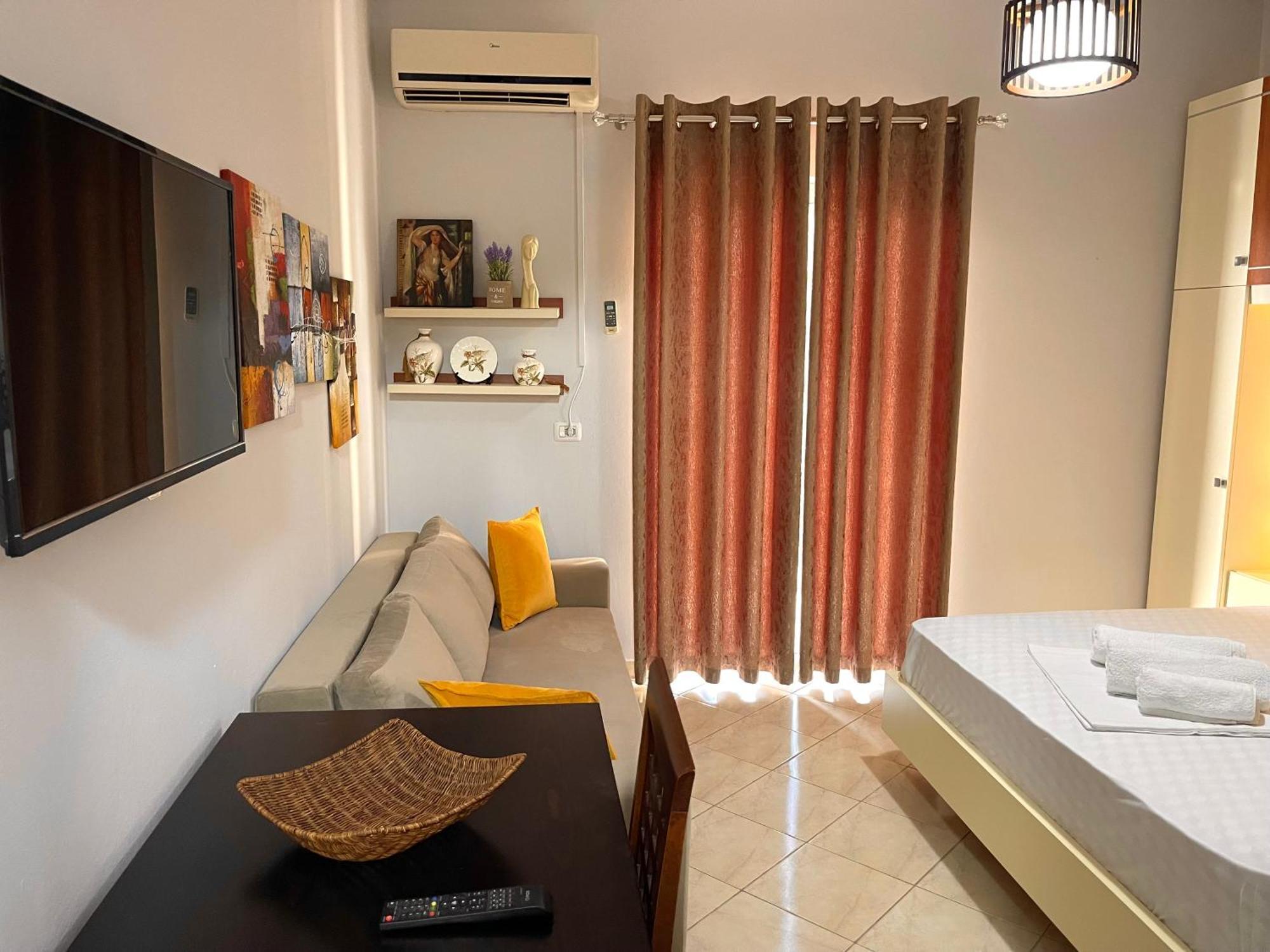 Melina Apartments Sarandë Buitenkant foto