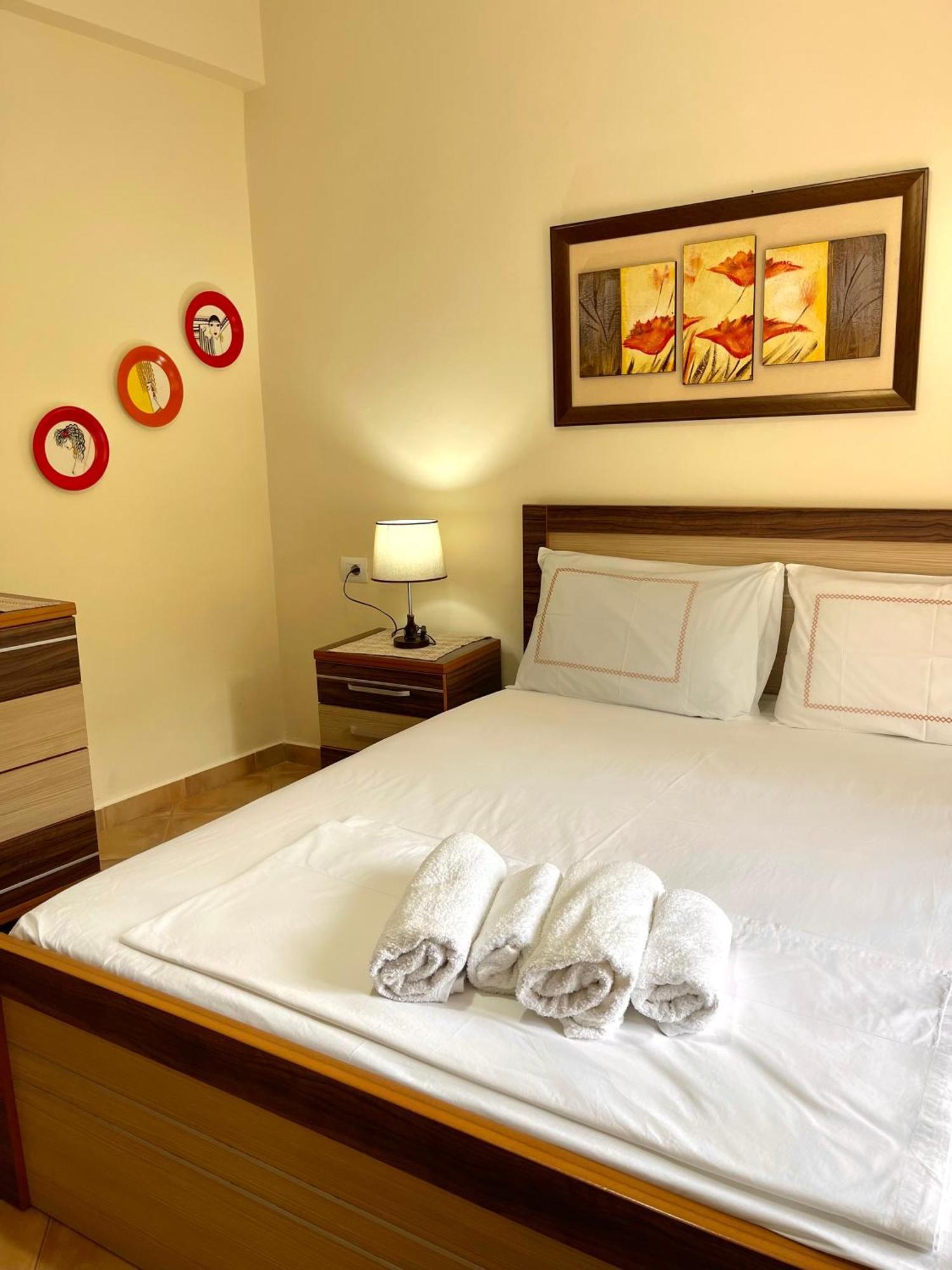 Melina Apartments Sarandë Buitenkant foto